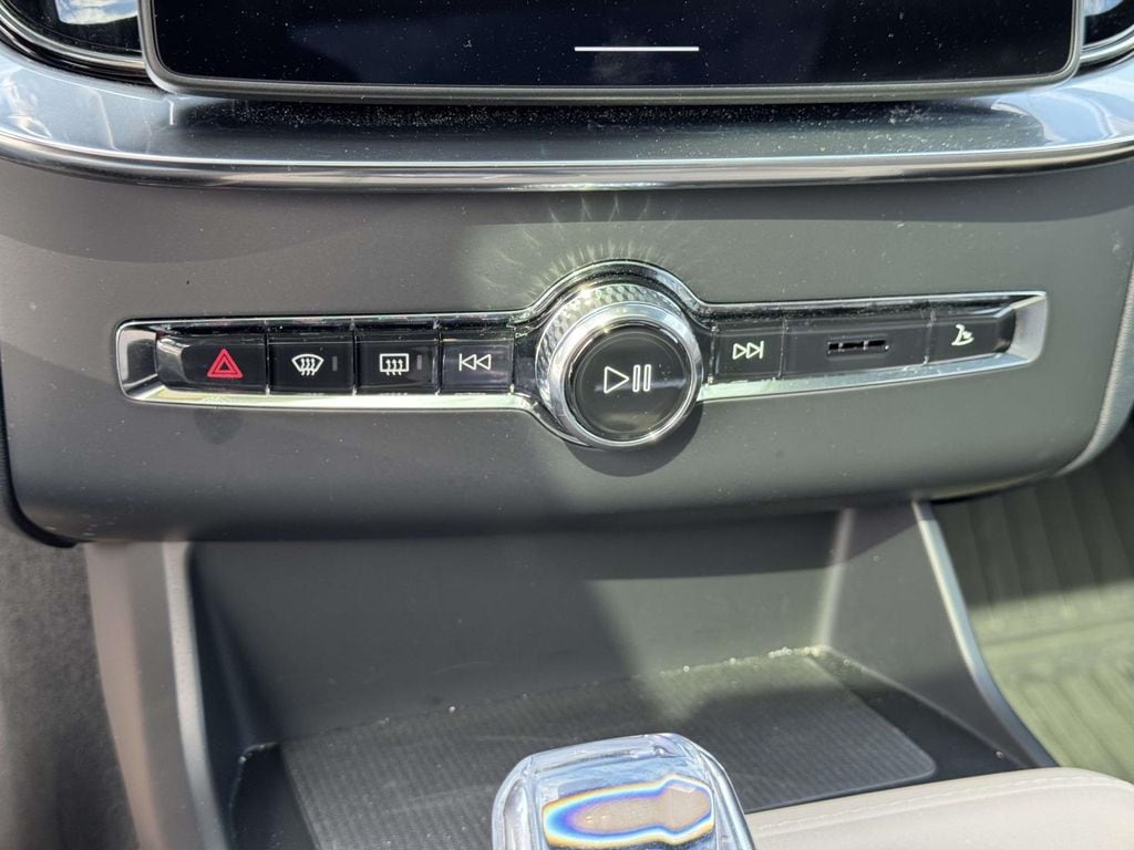 2026 Volvo XC90 Plus - Photo 30
