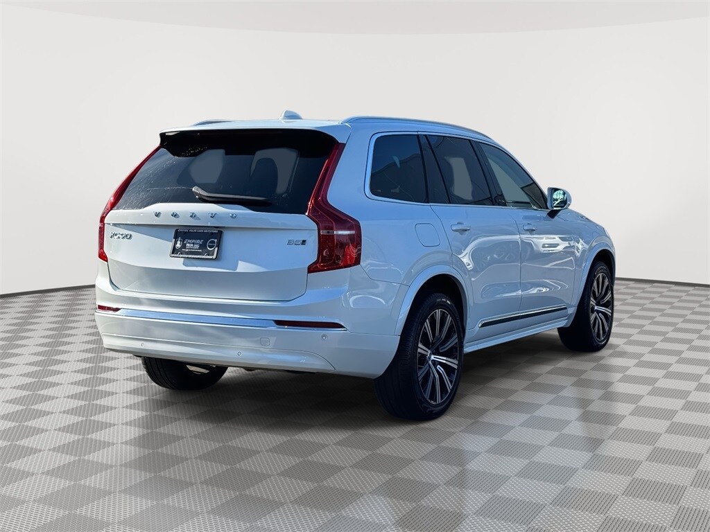 2025 Volvo XC90 B5 Core photo 4