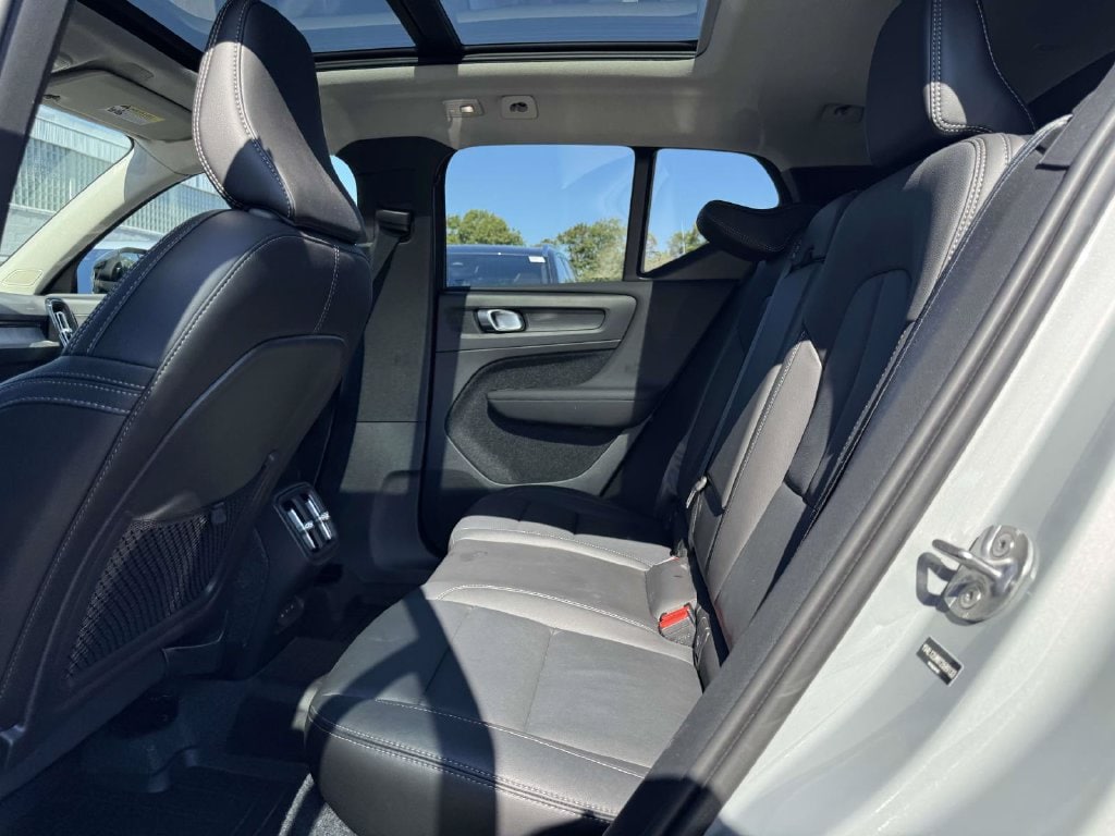 2026 Volvo XC40 Ultra - Photo 9