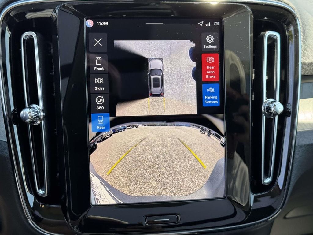 2026 Volvo XC40 Plus - Photo 29