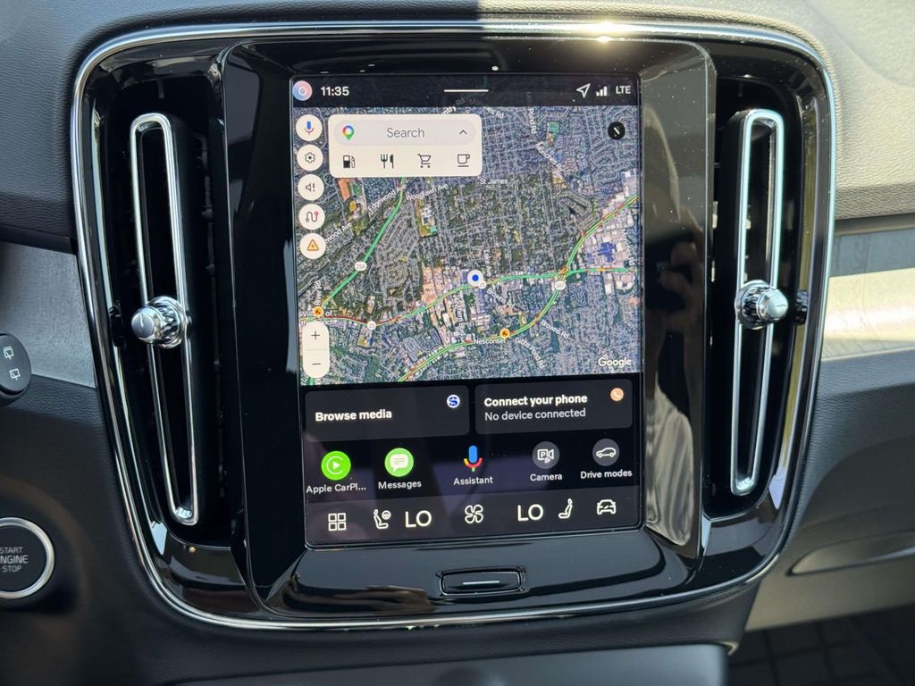 2026 Volvo XC40 Plus - Photo 28
