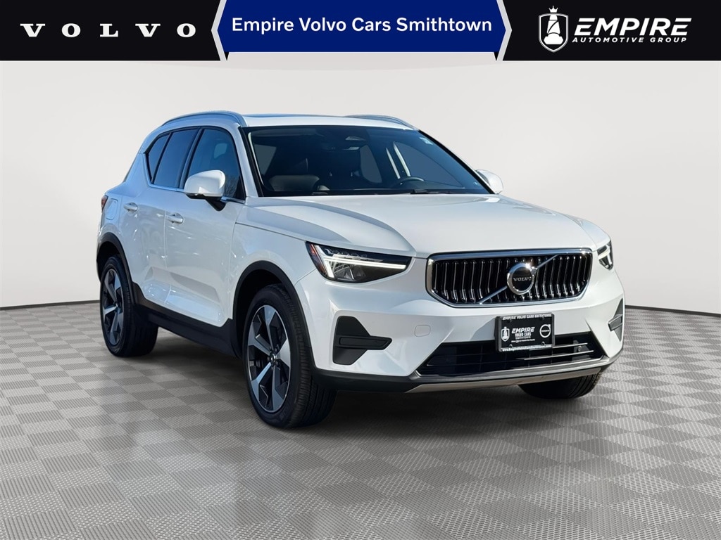 2024 Volvo XC40 Core's photo