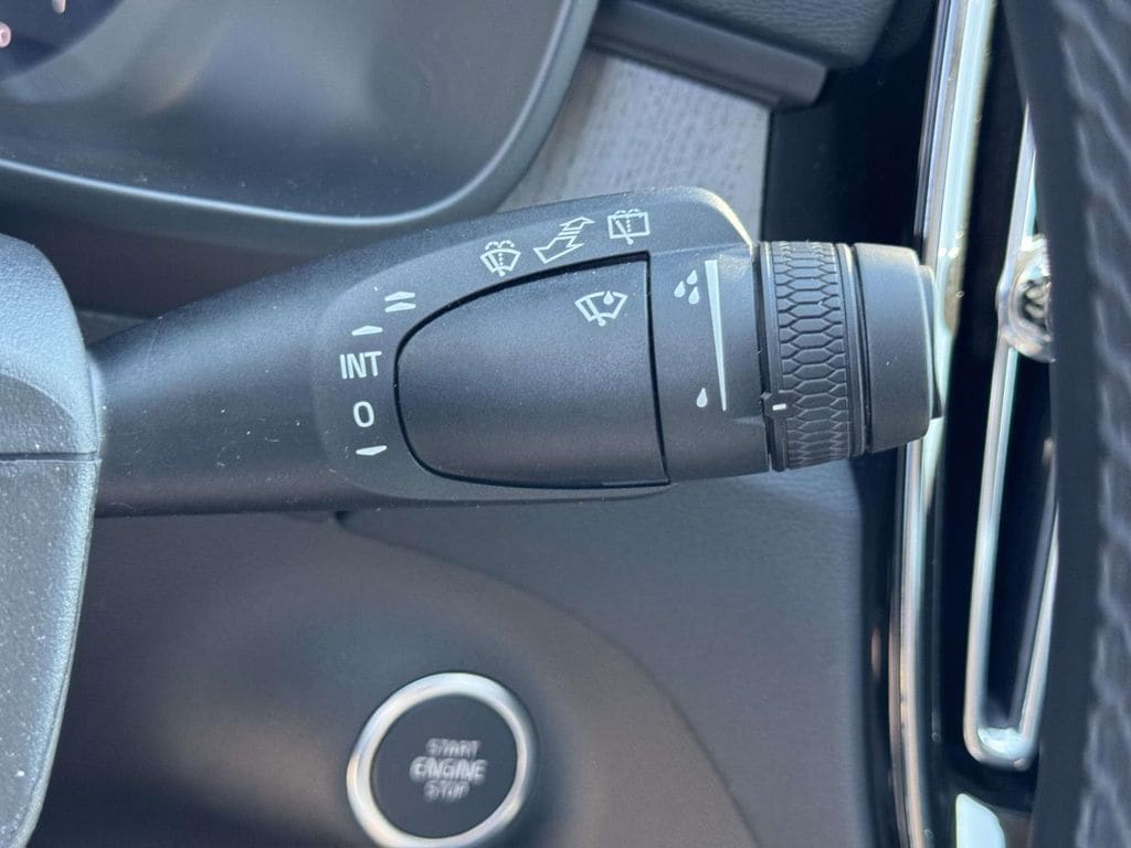 2026 Volvo XC40 Plus - Photo 25