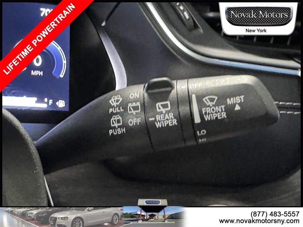 2022 Jeep Grand Cherokee Limited photo 2