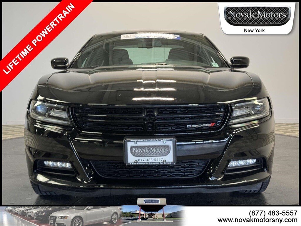 2021 Dodge Charger SXT photo 2