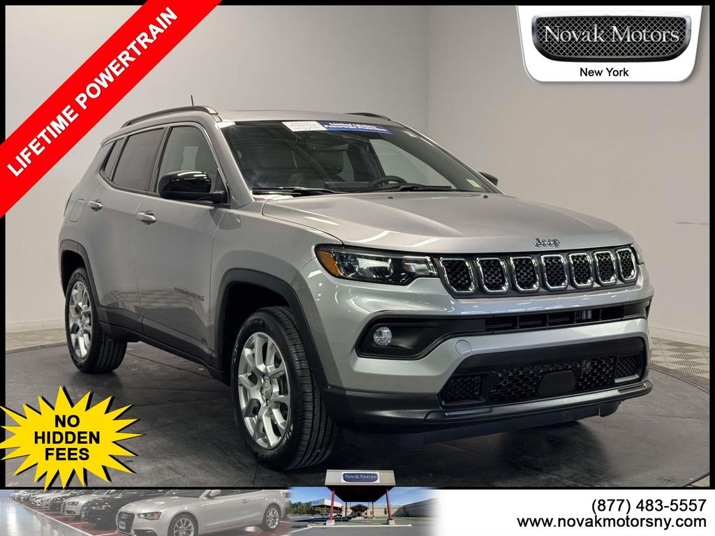 2023 Jeep Compass Latitude Lux