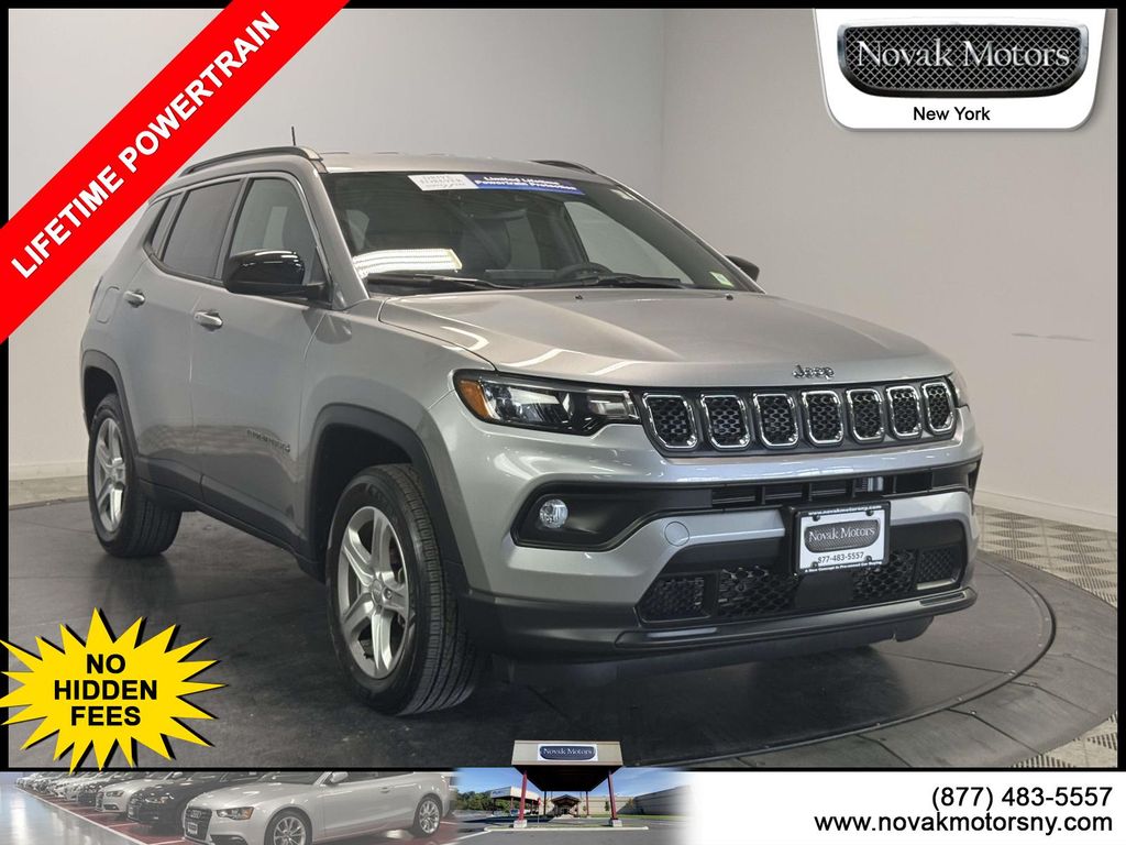 2023 Jeep Compass Latitude 4X4's photo