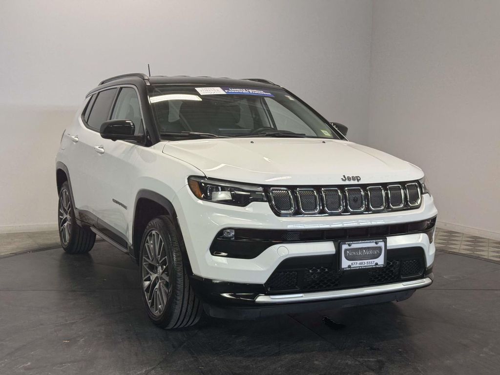 2022 Jeep Compass Limited 4X4's photo