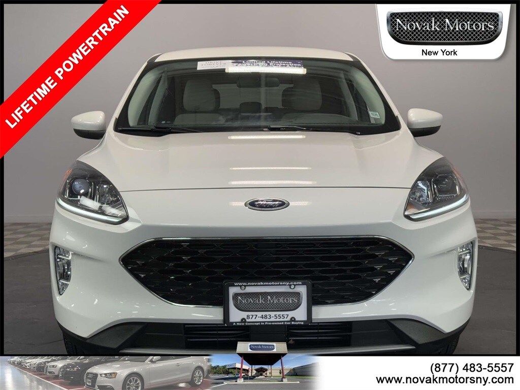 2022 Ford Escape SEL photo 2