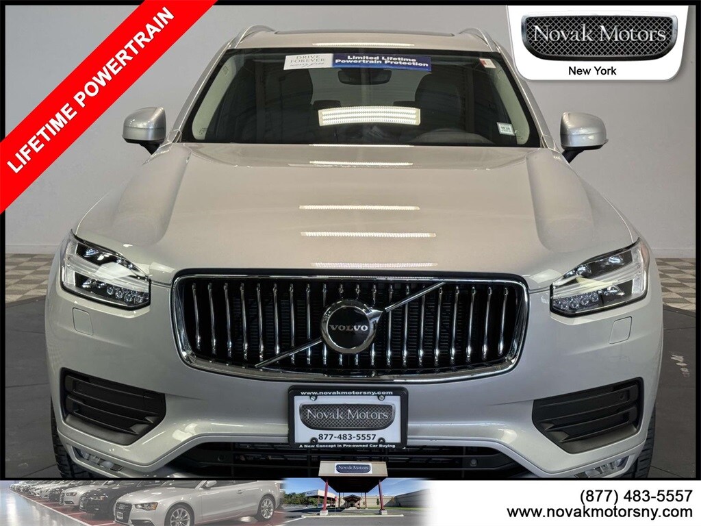 2023 Volvo XC90 B5 Core photo 2