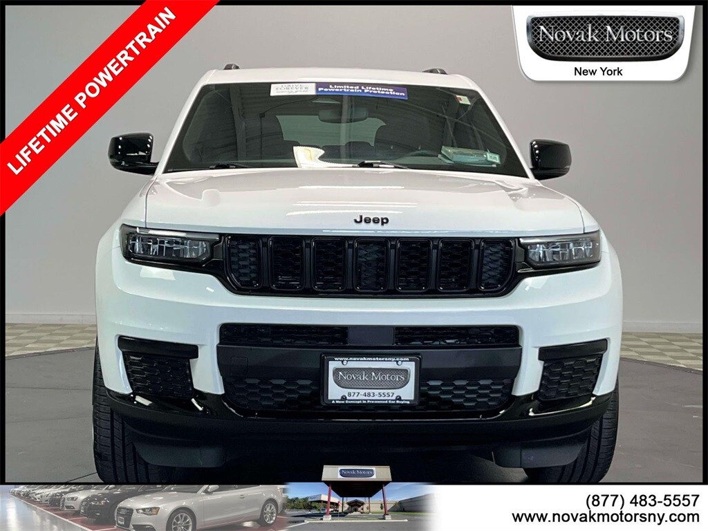 2022 Jeep Grand Cherokee Altitude photo 2