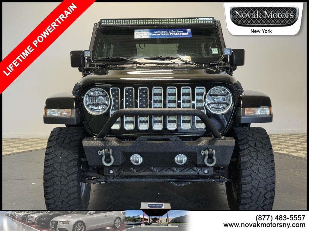 2020 Jeep Wrangler Unlimited Sahara photo 2