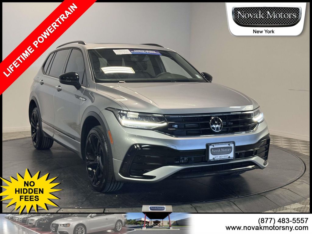 2023 Volkswagen Tiguan 2.0T SE R-Line Black 4Motion's photo