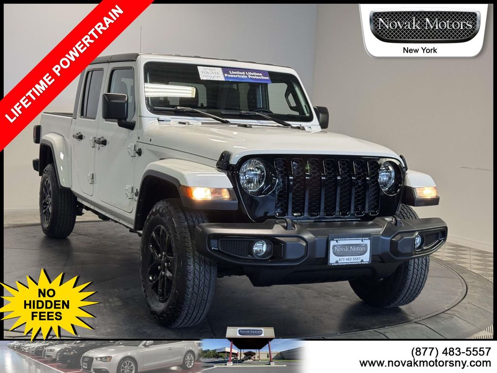 2022 Jeep Gladiator Altitude 4X4's photo