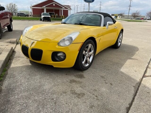 Used 2007 Pontiac Solstice GXP with VIN 1G2MG35X97Y134784 for sale in Farina, IL