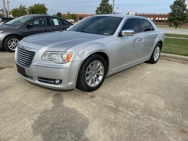 Used 2012 Chrysler 300 Limited with VIN 2C3CCACG5CH288556 for sale in Farina, IL