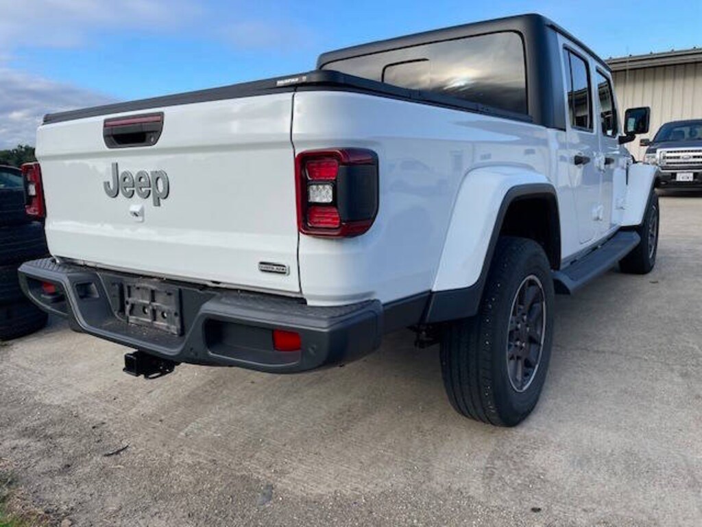 Used 2020 Jeep Gladiator Overland 4x4 4dr Crew Cab 5.0 ft. SB Pickup Truck