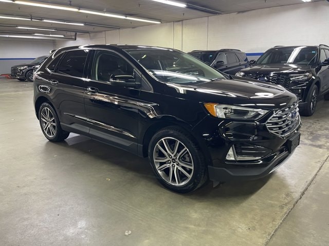 2024 Ford Edge Titanium's photo