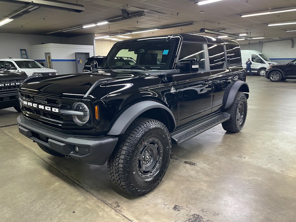 New 2025 Ford Bronco Outer Banks SUV