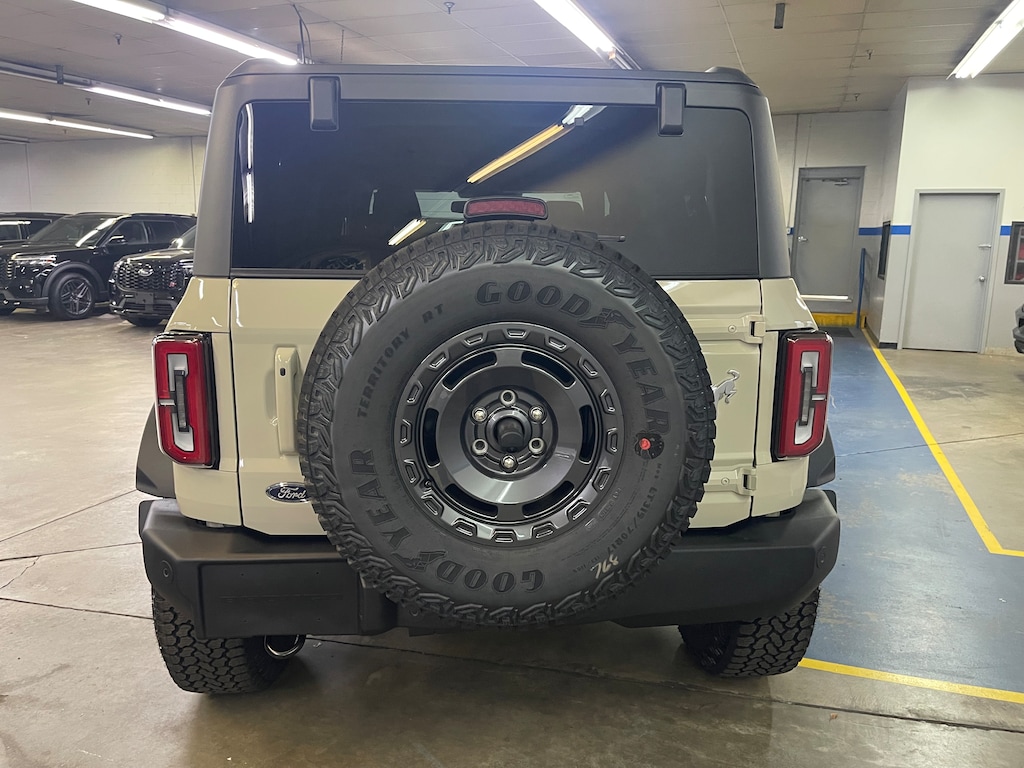 New 2025 Ford Bronco Outer Banks SUV