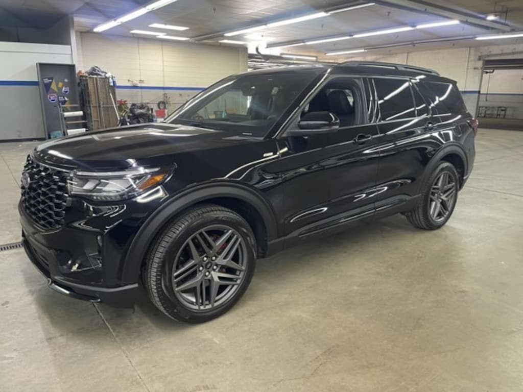 Used 2025 Ford Explorer ST-Line SUV