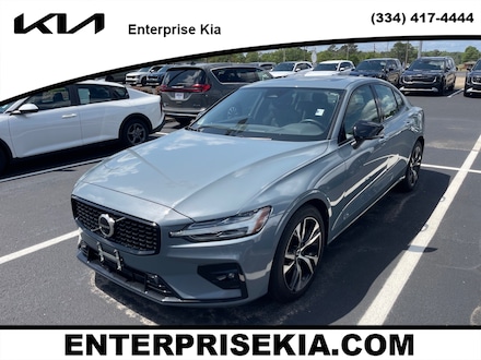 2024 Volvo S60 B5 Plus Dark Sedan
