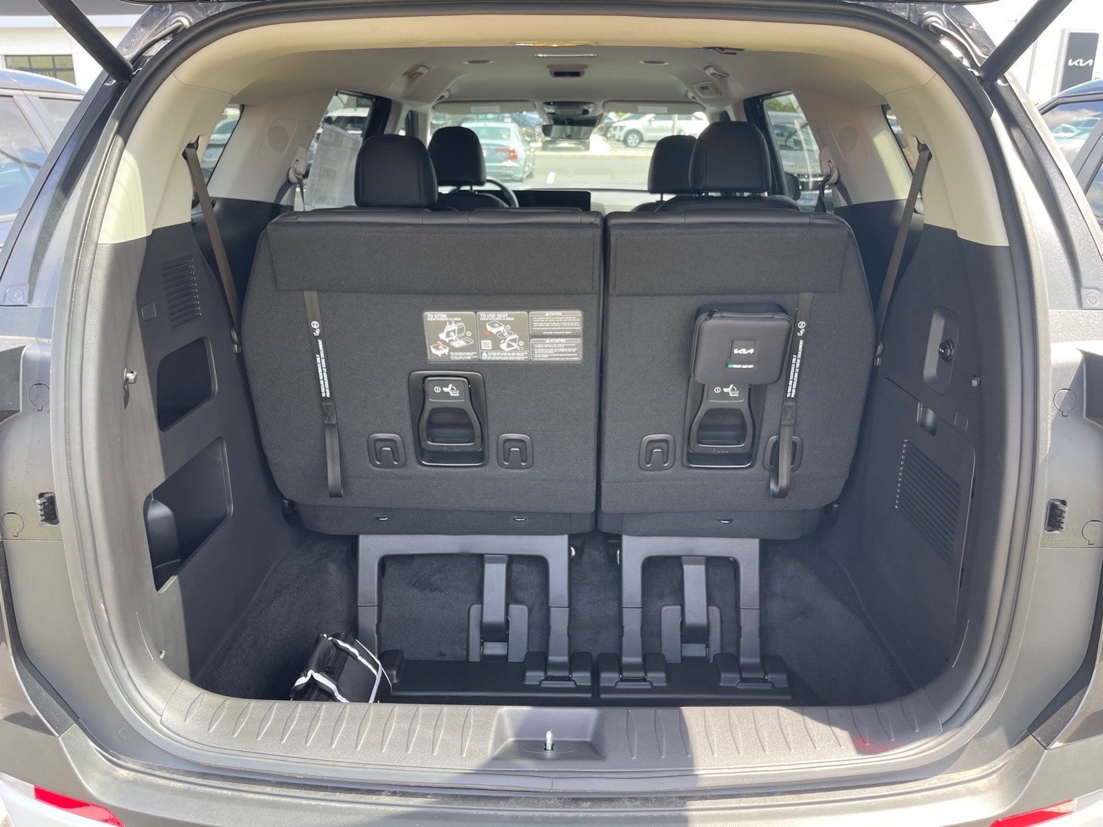 2026 Kia Carnival EX - Photo 16