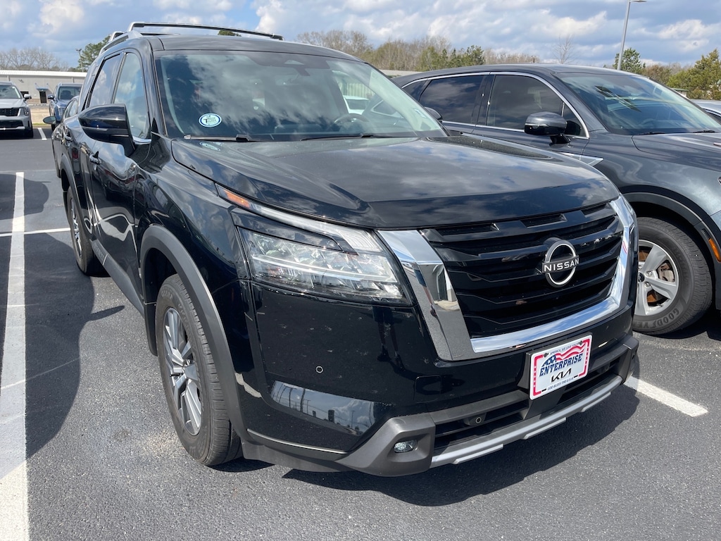 Used 2023 Nissan Pathfinder SL SUV