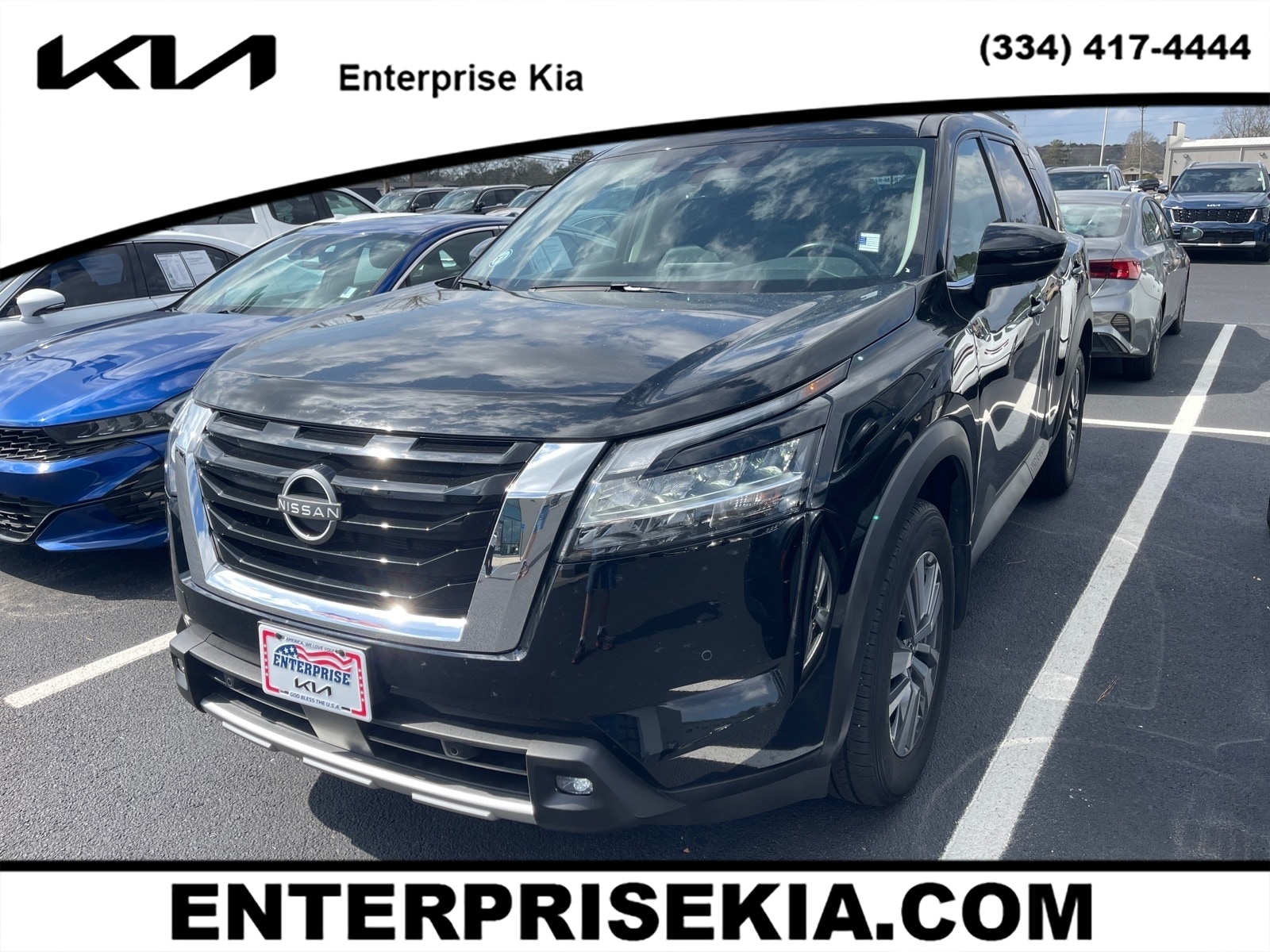 2023 Nissan Pathfinder SL 4WD's photo