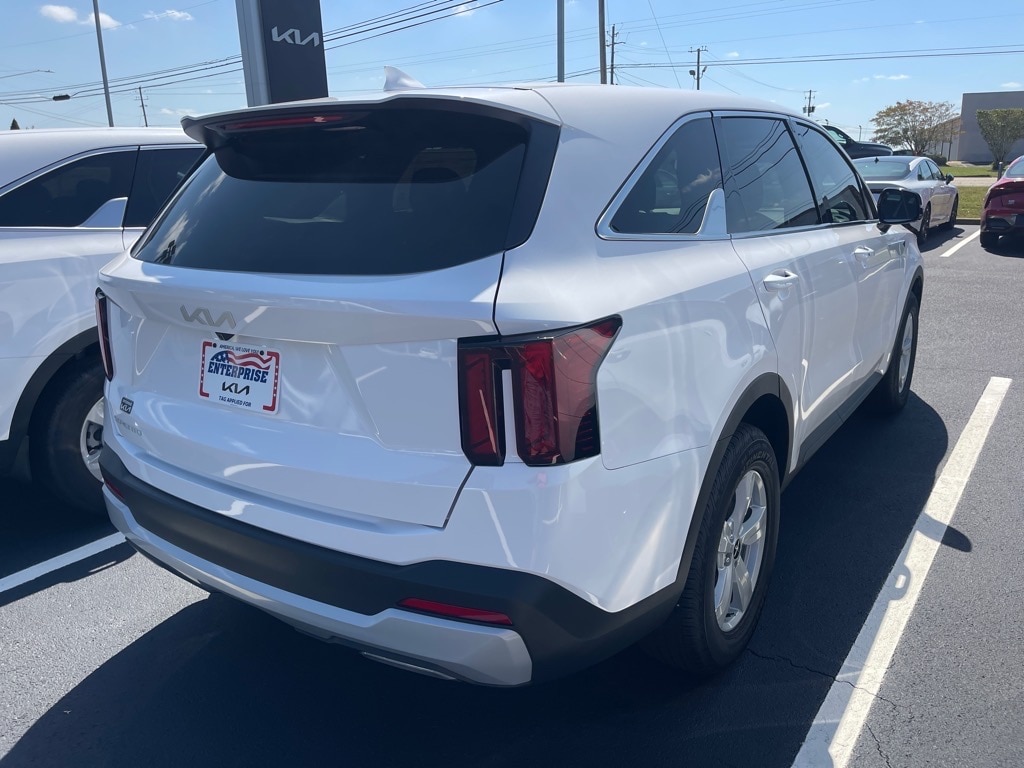 2026 Kia Sorento LX - Photo 17