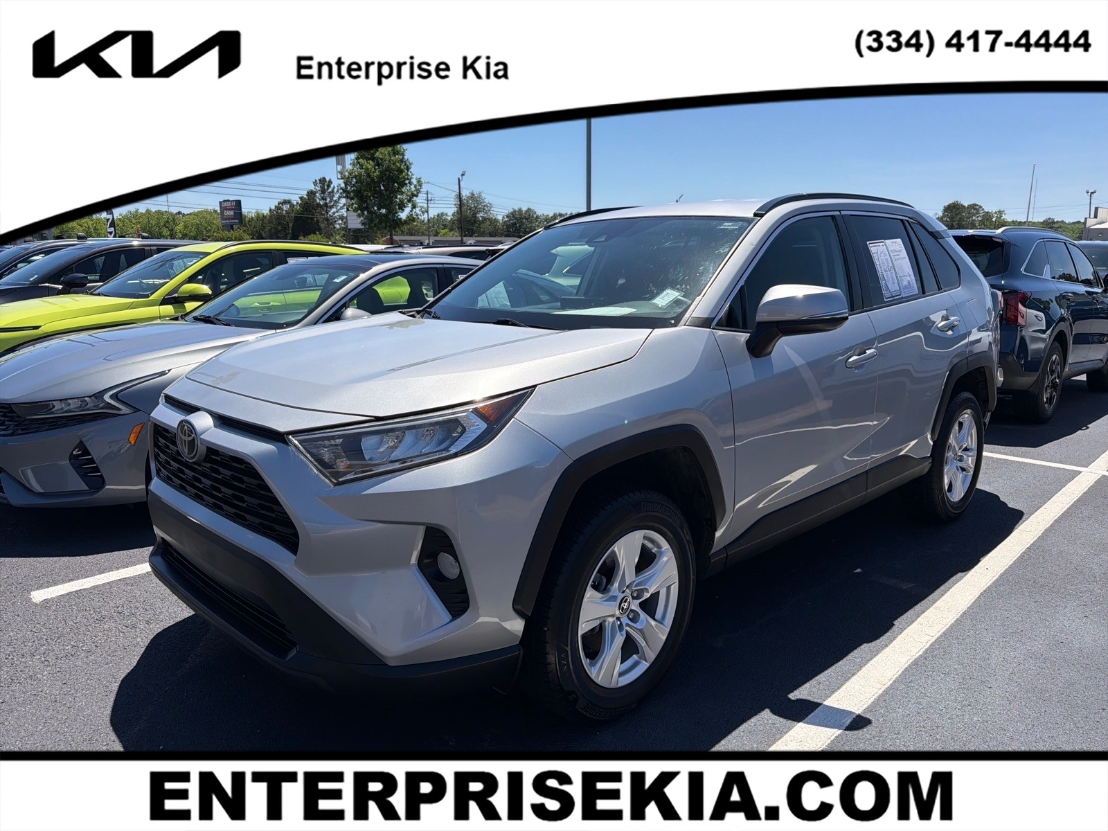 2021 Toyota RAV4 XLE FWD's photo