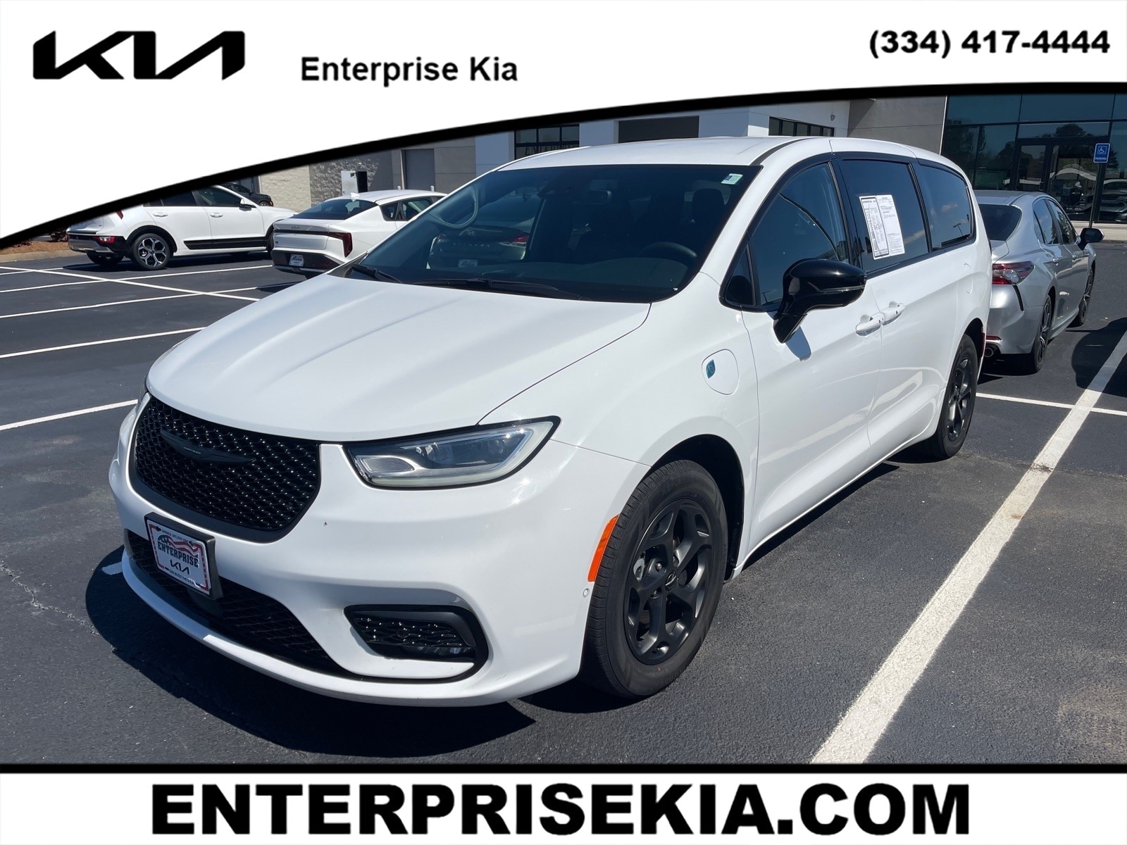 2024 Chrysler Pacifica Hybrid Select S-Appearance PHEV's photo