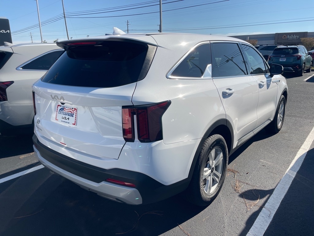2026 Kia Sorento LX - Photo 17
