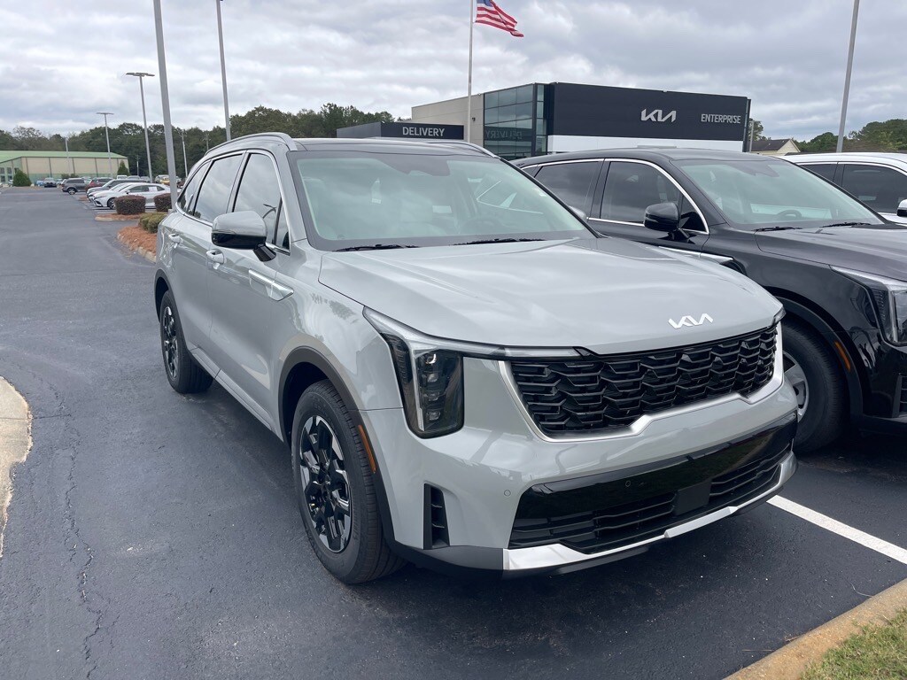 2026 Kia Sorento S photo 3