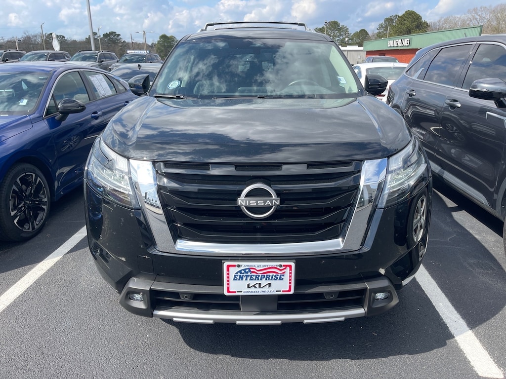 Used 2023 Nissan Pathfinder SL SUV