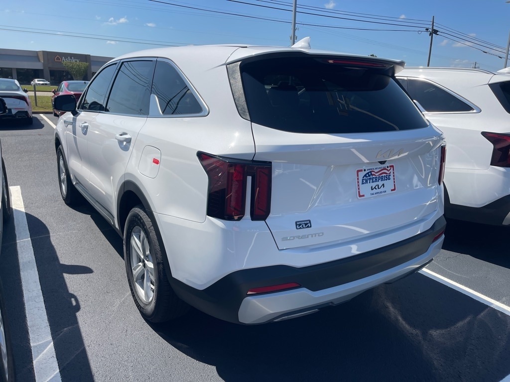 2026 Kia Sorento LX - Photo 14