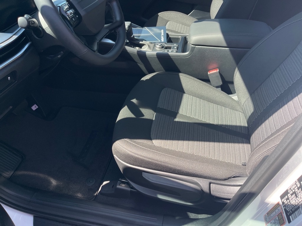 2026 Kia Sorento LX - Photo 12