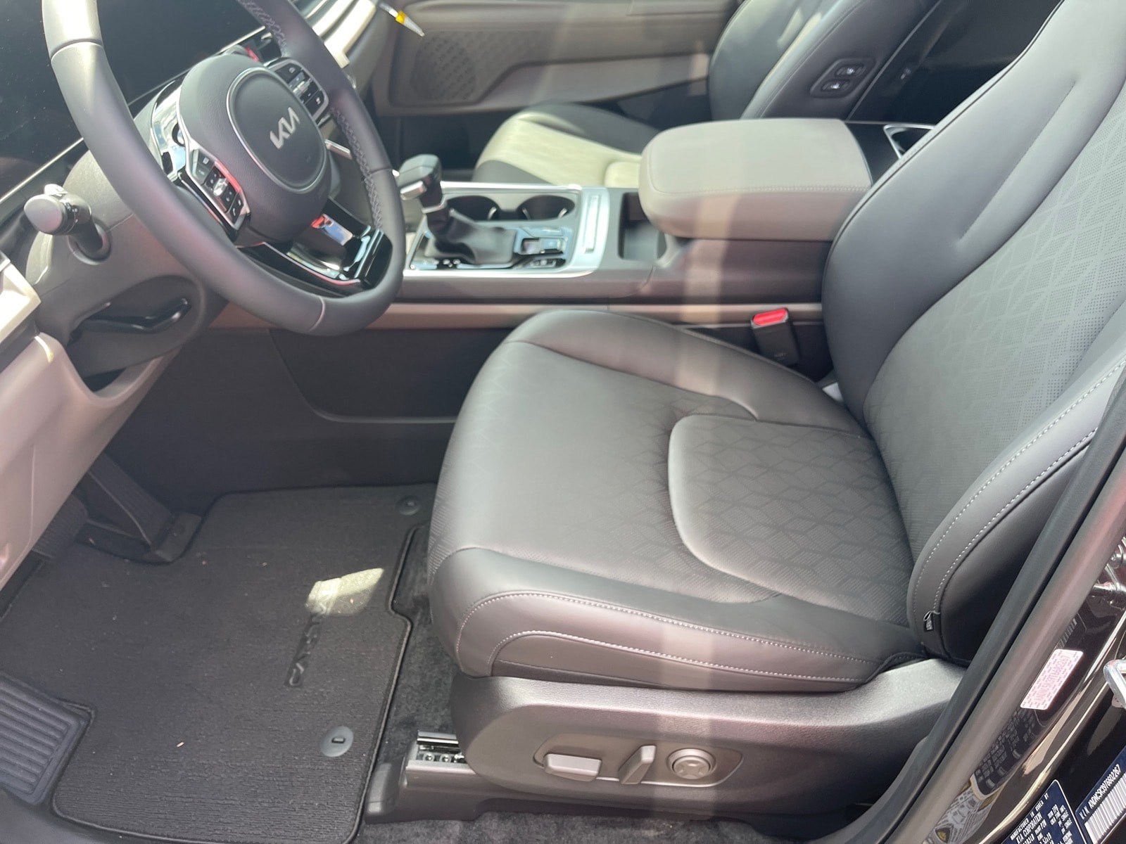 2026 Kia Carnival EX - Photo 12