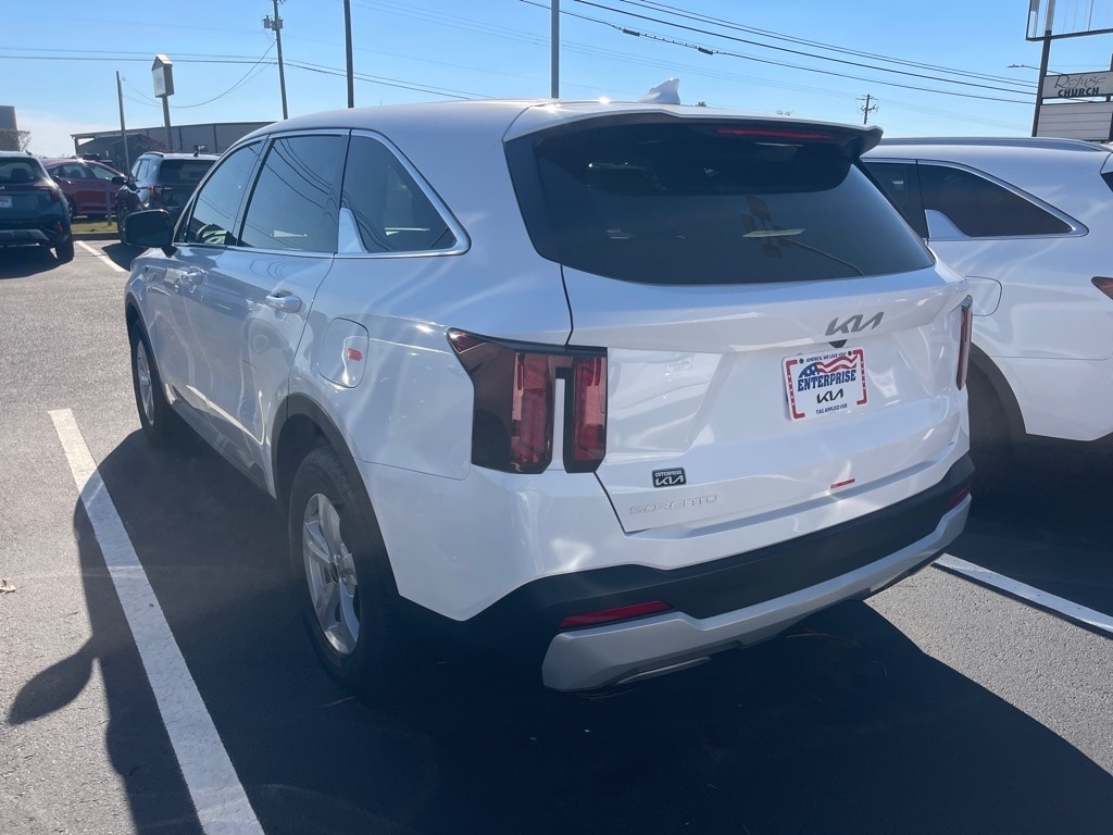 2026 Kia Sorento LX - Photo 14