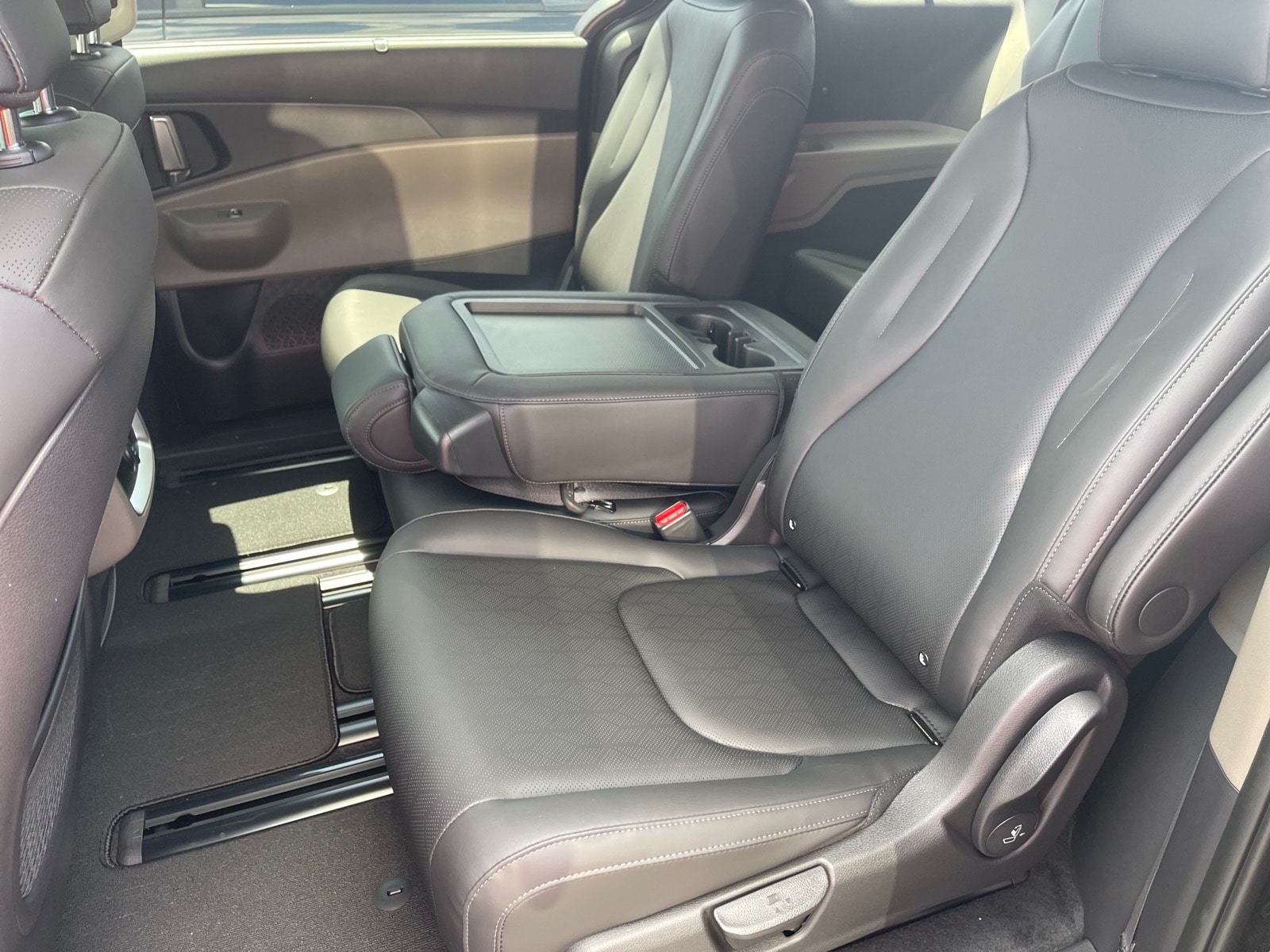 2026 Kia Carnival EX - Photo 13