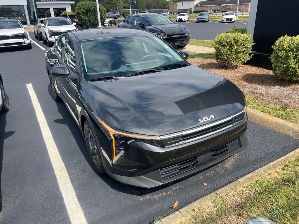 New 2025 Kia K4 Sedan