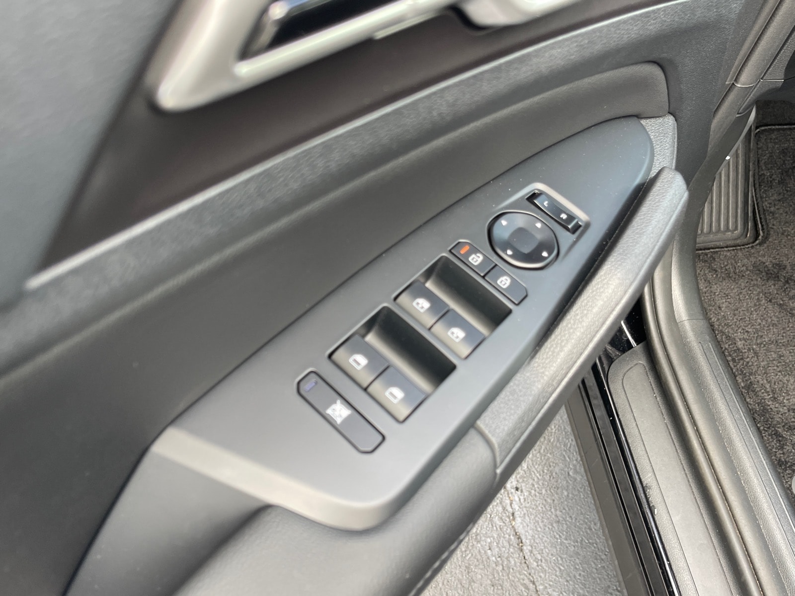 2026 Kia Sportage EX - Photo 9