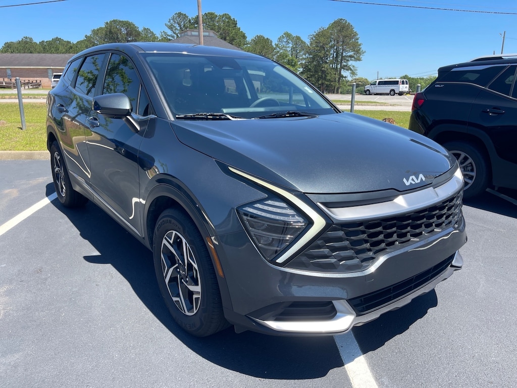 Used 2025 Kia Sportage LX SUV