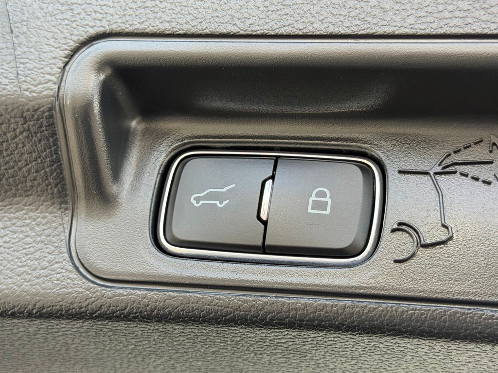 2026 Ford Explorer - Photo 17