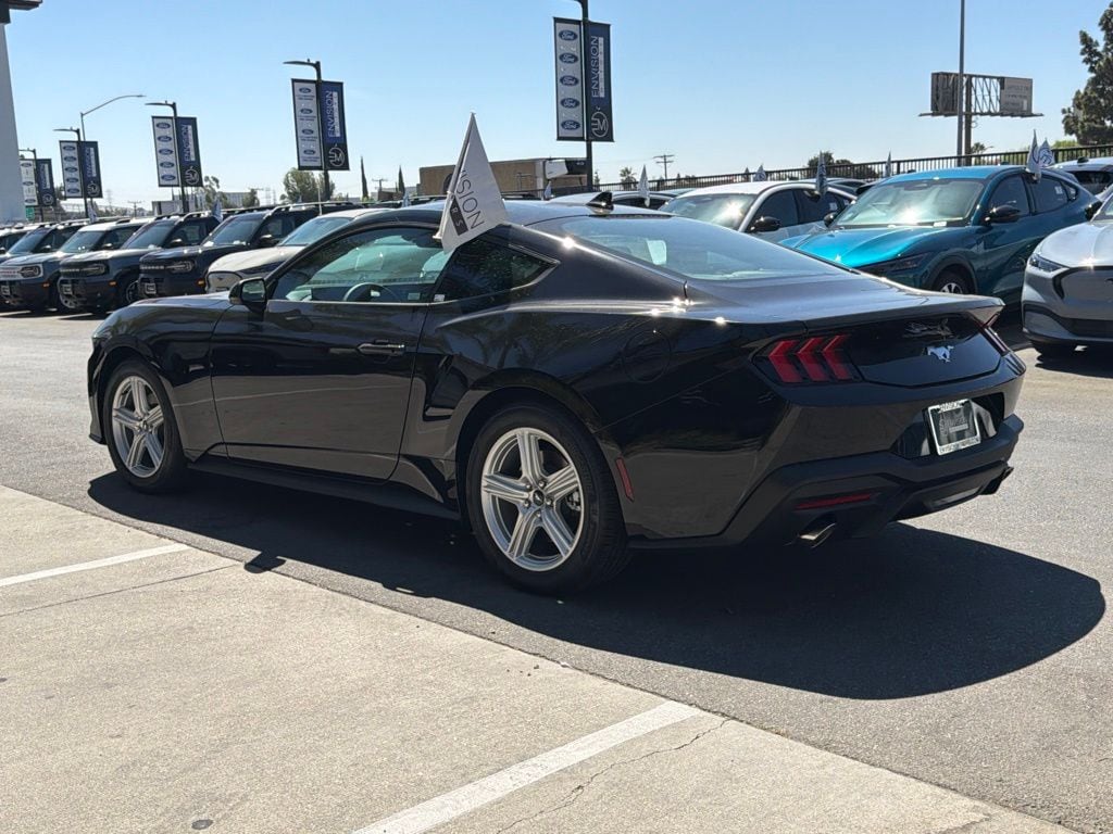 2026 Ford Mustang EcoBoost Fastback - Photo 8