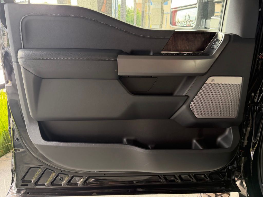 2025 Ford F-250 Super Duty Lariat - Photo 13