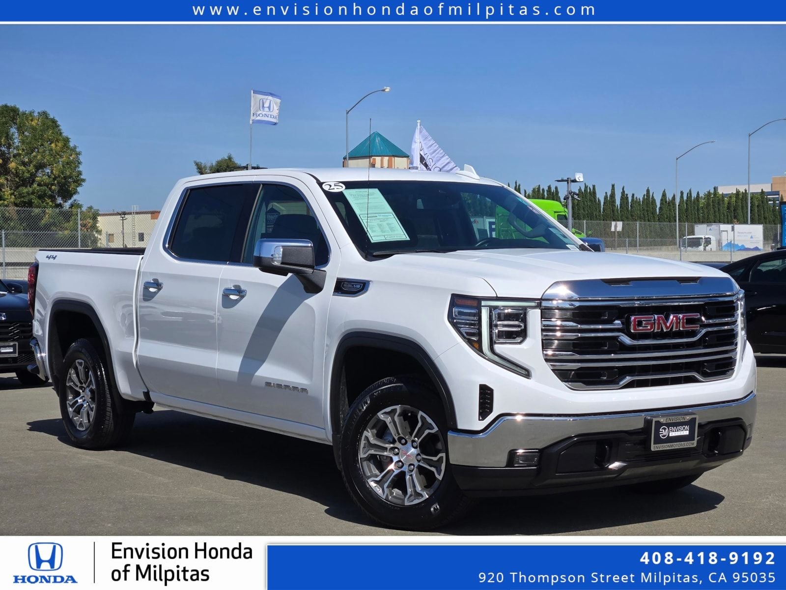2025 GMC Sierra 4WD Crew Cab Short Box SLT's photo