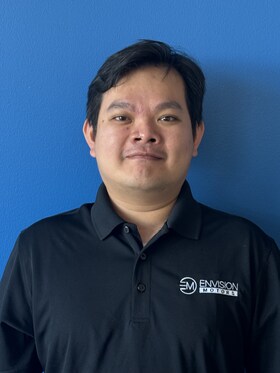 Staff member Jonny Nguyen from ID_55f15d