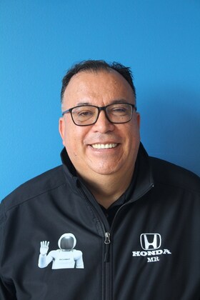 Staff member Manolo Rios from ID_8ab2f4