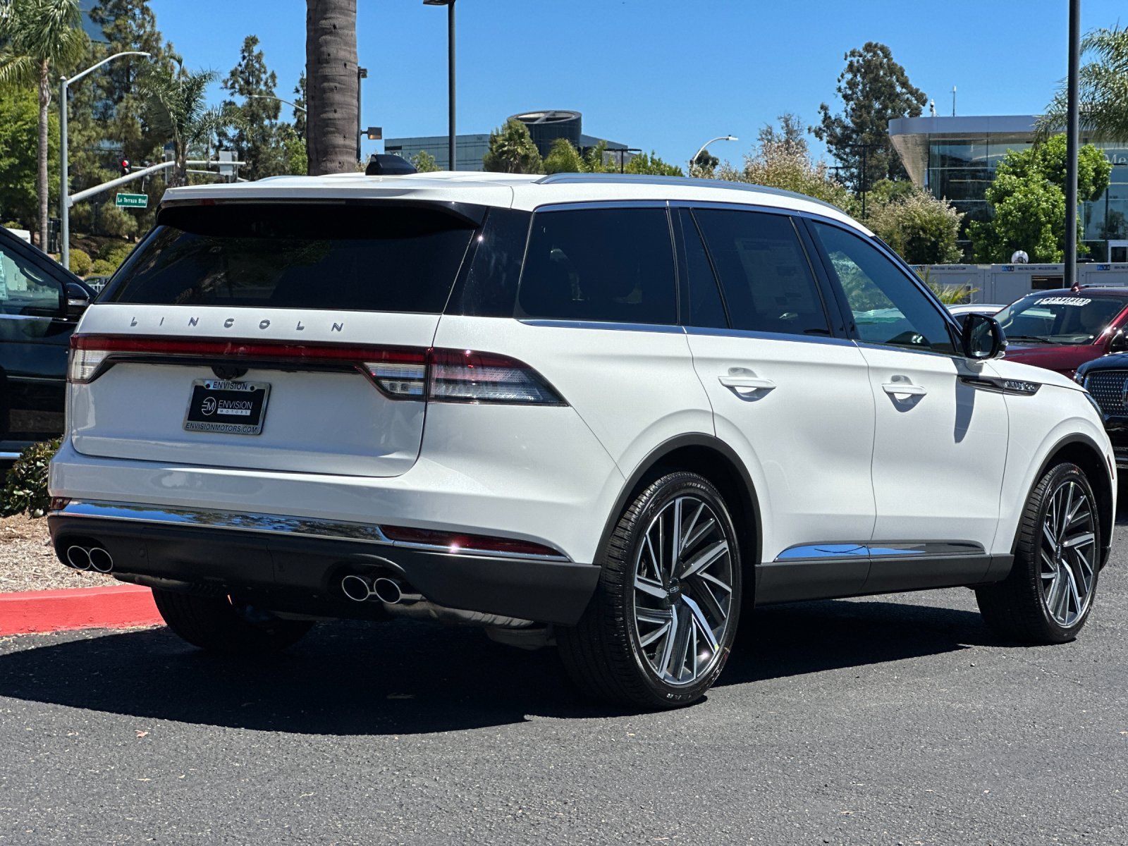 2025 Lincoln Aviator Reserve photo 4